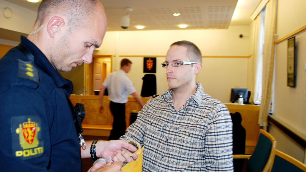 LETT � SPRE: Ytringer p� Internett er lettere � tilgjengeliggj�re, lenke til, spre og kopiere enn papir noen gang har v�rt. Eivind Berge (bildet) ble arrestert for ytringene p� bloggen sin, men er n� l�slatt. Foto: Leif Stang