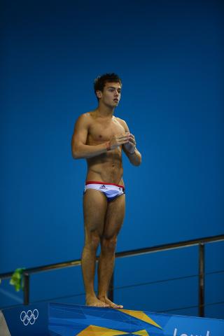 STUPKJENDIS: Tom Daley er 18 �r gammel og en av Storbritannias framste stupere. Foto: Leon Neal / AFP / Scanpix