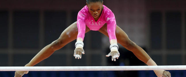Gabrielle (16) tidenes f�rste afroamerikanske gullvinner i turn