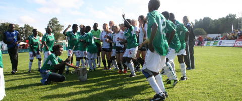 Sogndals s�lvjenter feiret med afrikansk dans