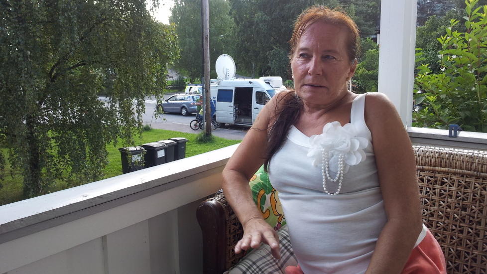 - H�RTE SKRIK: Anne-Mette S�tre forteller Dagbladet om skriket hun og datteren h�rte i natt. Foto: Christian Roth Christensen