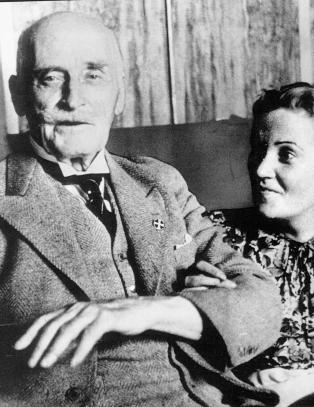 Legger gr�tomslag p� Hamsuns nazisme