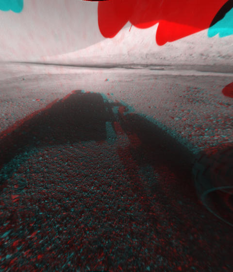 MARS I 3D: Finn fram de gode, gamle 3D-brillene. Navigasjonskameraene om bord «Curiosity» kan nemlig ta 3D-bilder. Foto: REUTERS / NASA / JPL-Caltech / Handout / NTB SCANPIX MARS I 3D: Finn fram de gode, gamle 3D-brillene. Navigasjonskameraene om bord «Curiosity» kan nemlig ta 3D-bilder. Foto: REUTERS / NASA / JPL-Caltech / Handout / NTB SCANPIX