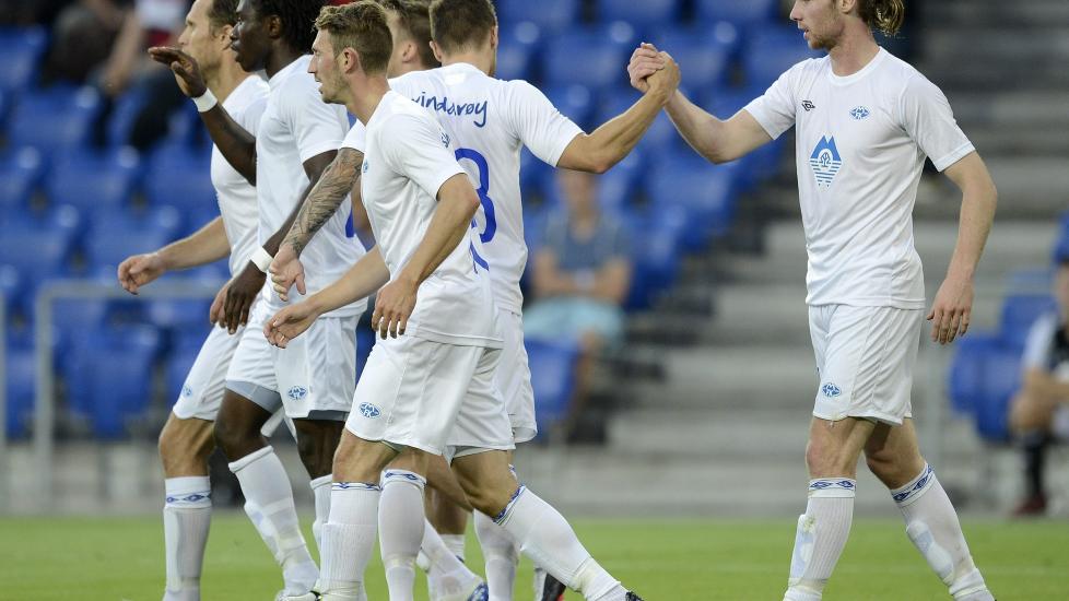 SCORET: Jo Inge Berget scoret for Molde. Foto: EPA/GEORGIOS KEFALAS