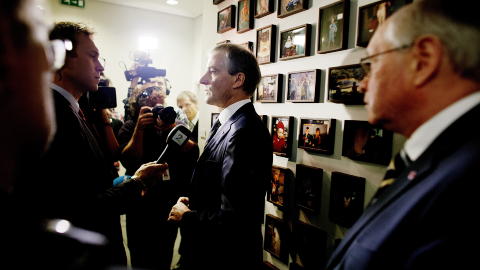 HARDT PRESSET: Jonas Gahr Støre har blitt utsatt for kritisk søkelys flere ganger i år. Utenriksministeren endte i en åpen høring i Stortingets kontroll- og konstitusjonskomité etter at Dagbladet avslørte at han hadde gitt seks UD-millioner til en stiftelse initiert og driftet av den mangeårige redervennen Felix Tschudi. Foto: Torbjørn Grønning / Dagbladet HARDT PRESSET: Jonas Gahr Støre har blitt utsatt for kritisk søkelys flere ganger i år. Utenriksministeren endte i en åpen høring i Stortingets kontroll- og konstitusjonskomité etter at Dagbladet avslørte at han hadde gitt seks UD-millioner til en stiftelse initiert og driftet av den mangeårige redervennen Felix Tschudi. Foto: Torbjørn Grønning / Dagbladet