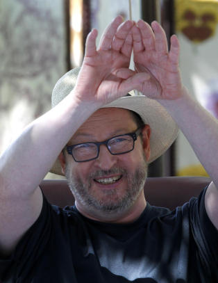 Sjokkerer med ny nazifl�rt