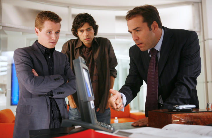 POPUL�R SERIE: Adrian Grenier spiller blant andre mot Jeremy Piven og Kevin Connolly (t.v.) i den popul�re HBO-serien. Foto: Stella Pictures