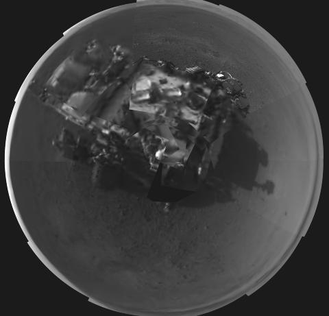 SELVPORTRETT: «Curiosity» har tatt et bilde av seg selv på Mars. Foto: AFP PHOTO / NASA / JPL-Caltech / NTB Scanpix SELVPORTRETT: «Curiosity» har tatt et bilde av seg selv på Mars. Foto: AFP PHOTO / NASA / JPL-Caltech / NTB Scanpix