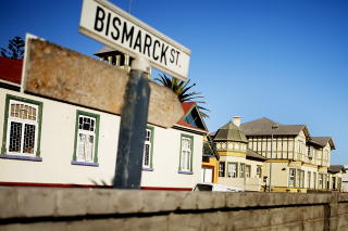 Jugendstil: I havnebyen Swakopmund finnes fortsatt gater oppkalt etter Bismarck og Goethe. Jugendstil: I havnebyen Swakopmund finnes fortsatt gater oppkalt etter Bismarck og Goethe.