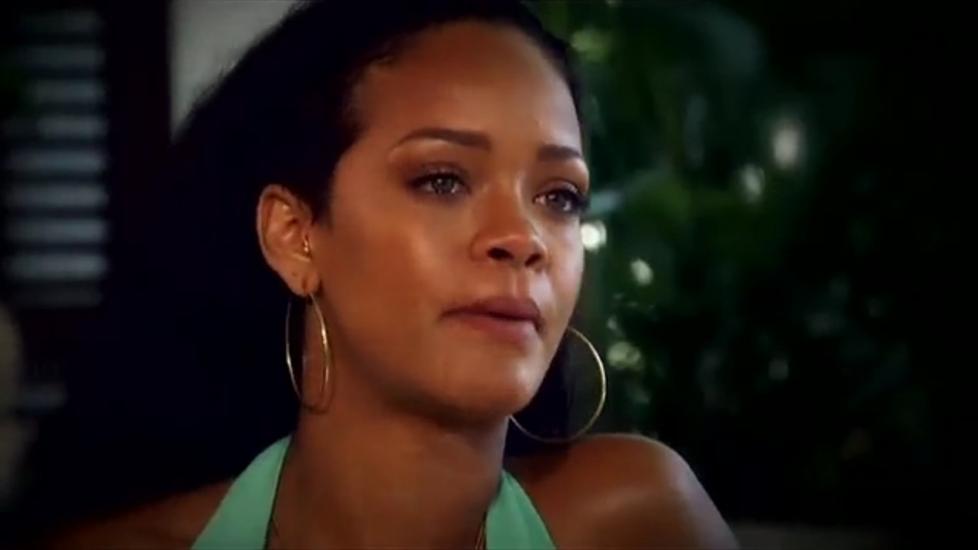 T�REV�TT: Da Oprah Winfrey bes�kte Rihanna p� Barbados nylig, ble hun overrasket over hvor f�lelsesladet sangerinnen fremstod. Da Rihanna ble konfrontert med Chris Brown-episoden, kom nemlig t�rene. Foto: Skjermdump / OWN