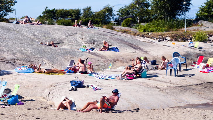 GLATTE SVABERG: I Bohusl�n finner du skj�rg�rder med svaberg glatte som silke. Foto: INA DAMLI