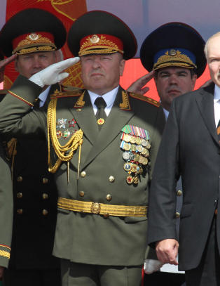 Fortsetter leken med Europas siste diktator