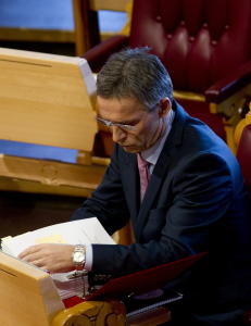 Kaller toppledere inn p� teppet