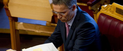 Kaller toppledere inn p� teppet