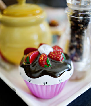 MYE ROSA:
B�de salt- og pepperb�ssene og kj�kkenklokka p� Tones kj�kken er formet som cupcakes.

Foto: Jo Straube / Dagbladet