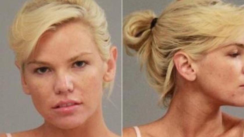 P�GREPET: Colleen Shannon (34) m�tte som alle andre som varetektsfengsles i USA avfotograferes.
