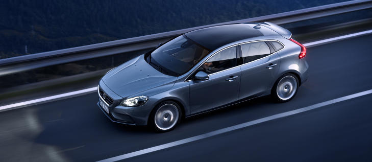 VOLVO V40: Vi har testet en D2, som er den Volvo selv regner med at kommer til � selge best her til lands. Foto: VOLVO