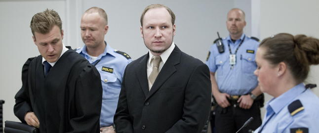 Har oversatt egne taler og svart på brev fra personer som vil frelse ham