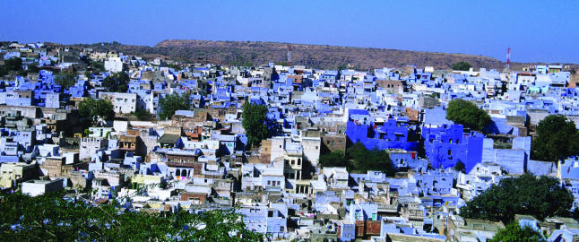 Begynte � male husene for � vise sosial status