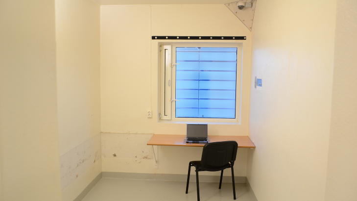 PC: Breivik vil muligens få mulighet til å bruke PC i fengselet, slik han også har i dag. Breivik fikk PC--tilgang i fengselet etter forhandlinger med politiet. Etter at dommen er falt, er det imidlertid kriminalomsorgen eller helsevesenet som bestemmer om han fremdeles skal ha tilgang på den. Foto: Ila fengsel og forvaringsanstalt/Glefs AS PC: Breivik vil muligens få mulighet til å bruke PC i fengselet, slik han også har i dag. Breivik fikk PC--tilgang i fengselet etter forhandlinger med politiet. Etter at dommen er falt, er det imidlertid kriminalomsorgen eller helsevesenet som bestemmer om han fremdeles skal ha tilgang på den. Foto: Ila fengsel og forvaringsanstalt/Glefs AS