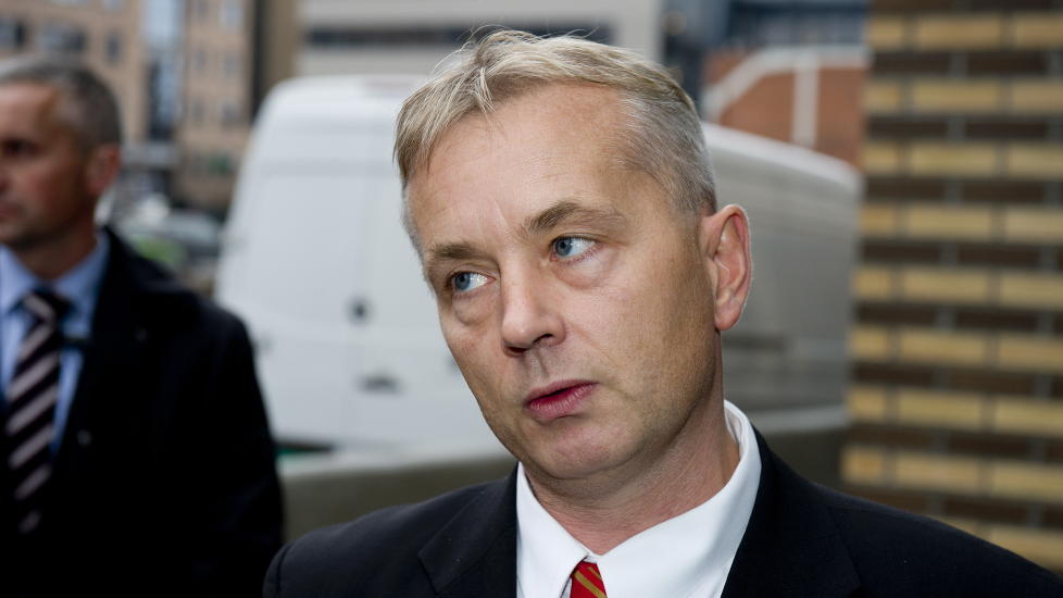 GIKK RETT I ARKIVET: Da Justisdepartementet ledet av tidligere Ap-statsr�d Knut Storberget fikk politiets status over manglende sikkerhetstiltak i regjeringskvartalet, ble rapporten ved en feil lagt rett i en skuff. Her er Storberget utenfor tinghuset i Oslo i forbindelse med rettsaken mot Anders Behring Breivik. Foto: �istein Norum Monsen / DAGBLADET