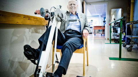 TRO PÅ SYKLING: Fem minutter på sykkelen gjør Falck fornøyd. Foto:Thomas Skaug/Dagbladet TRO PÅ SYKLING: Fem minutter på sykkelen gjør Falck fornøyd. Foto:Thomas Skaug/Dagbladet