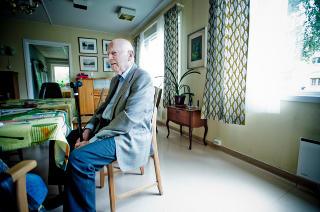 Oslo, 20120823: Carl Falch er 105 år og trener aktivt i 30 min hver dag. Foto:Thomas Skaug/Dagbladet Oslo, 20120823: Carl Falch er 105 år og trener aktivt i 30 min hver dag. Foto:Thomas Skaug/Dagbladet
