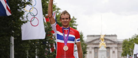 - Hvem er han sur p�?