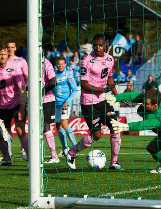 Sandnes Ulf klatret opp p� sikker plass