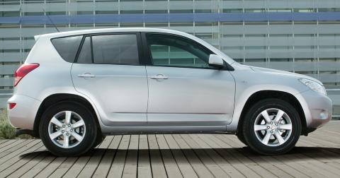 SOLID: Toyota RAV4 er en pålitelig SUV. Foto: Toyota SOLID: Toyota RAV4 er en pålitelig SUV. Foto: Toyota