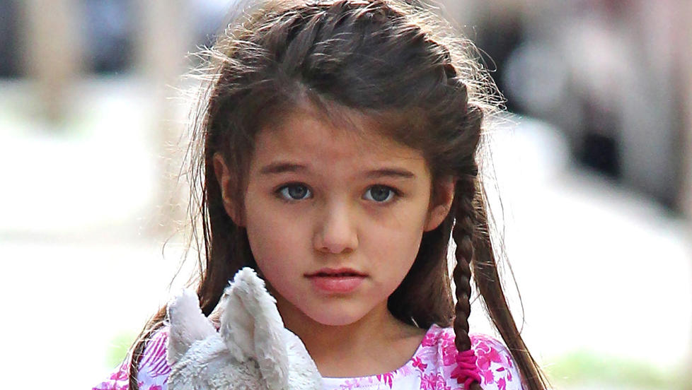 BLOMSTERNAVN: F� barn er s� kjent som datteren til Tom Cruise og Katie Holmes. Suri betyr r�d rose p� persisk. Foto: STELLA PICTURES