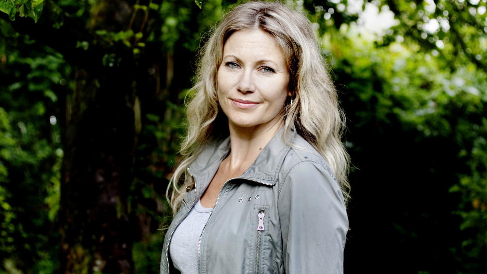 UFO-ENTUSIAST: I et intervju med bladet Alt for damene, forteller Siri Kalvig (41) at hun synes det er g�y dersom kornsirkelfenomenet dreier seg om romvesener som fors�ker � kommunisere med oss . Foto: Adrian �hrn Johansen / Dagbladet
