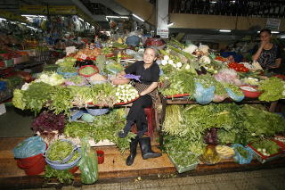 FERSKE R�VARER: Matmarkedene bugner over av ferske r�varer. Foto: TORMOD BRENNA