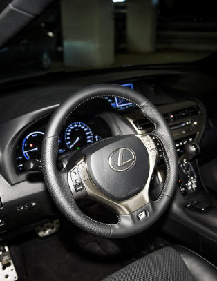 Denne luksus-SUV-en overbeviser i gata