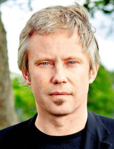 Fedre som sl�r og m�dre som dekker over