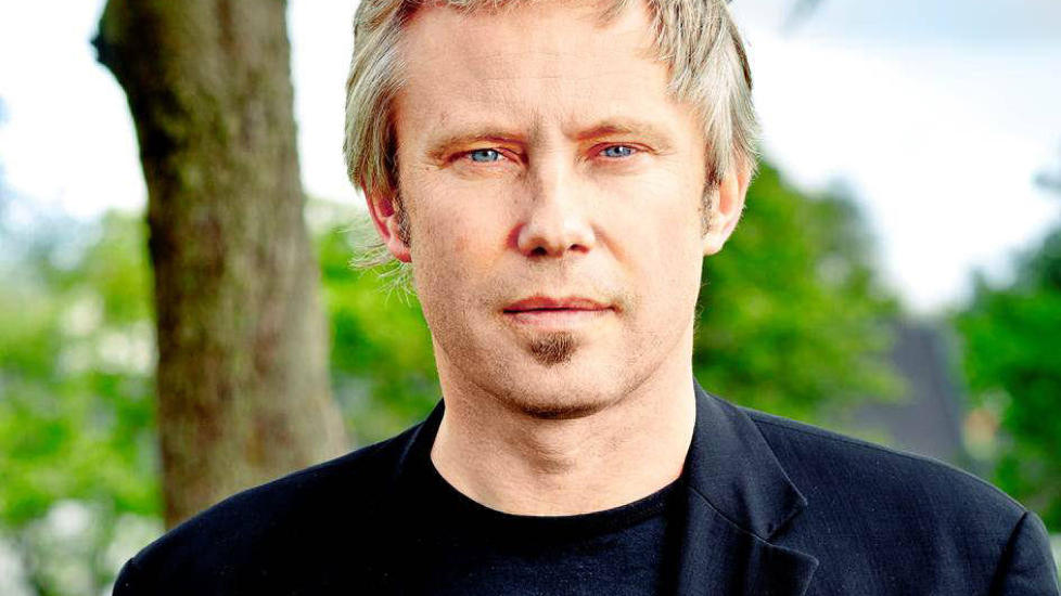 UTEN IDYLL: I sin debutroman beskriver Leif �stli et Halden uten sm�byidyll. Foto: ASCHEHOUG