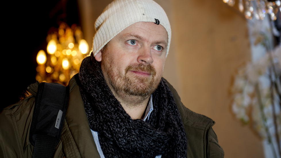 RESPEKTERER B�E: Komiker Tommy Steine respekterer B�es avgj�relse om � st� fram 100 prosent. Han er s� smart, Brede, at dette er ikke gjort i affekt, sier han. Foto: �istein Norum Monsen / Dagbladet