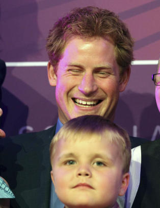 6 �r gamle Alex Logan satte prins Harry p� plass