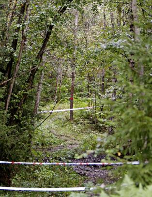 - Jobber fortsatt med identifisering av den døde