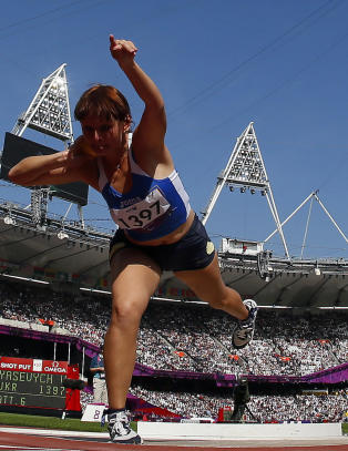 Forh�ndssalg Beijing: 5000Forh�ndssalg London: 2,3 mill