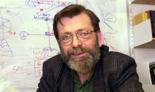 KRITISK: Professor Frank Aarebrot mener Trond Giske virker bakstreversk, og at han har dummet seg ut i sin kamp mot politisk reklame p� TV. FOTO: SCANPIX
Foto: Marit Hommedal / SCANPIX