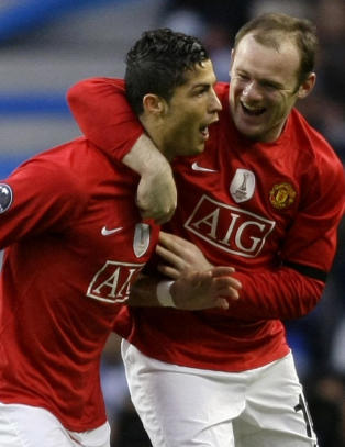 Rooney: - Ronaldo er besatt av sitt eget speilbilde