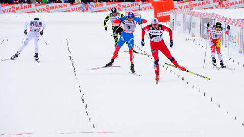 SPURTKONGEN: Northug er allerede spent på hvem som skal gå sisteetappen for Sverige i VM i Val di Fiemme til vinteren. - Hellner er jo ikke bra nok for å få gå den, sier han. Foto: AFP PHOTO / GIUSEPPE CACACE SPURTKONGEN: Northug er allerede spent på hvem som skal gå sisteetappen for Sverige i VM i Val di Fiemme til vinteren. - Hellner er jo ikke bra nok for å få gå den, sier han. Foto: AFP PHOTO / GIUSEPPE CACACE