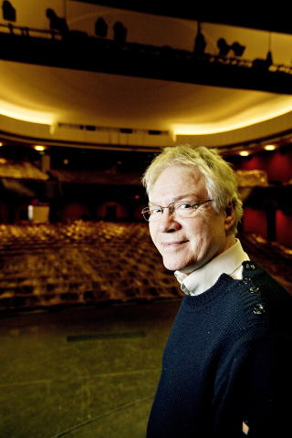 REGISS�R: Svein Sturla Hungnes.

Foto: Torbj�rn Gr�nning / Dagbladet