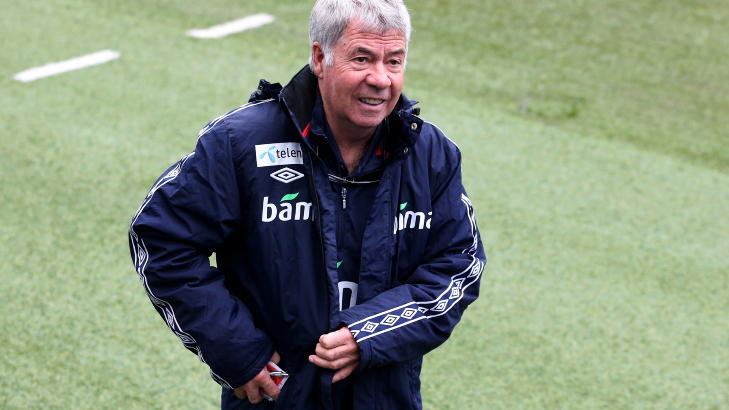 VIKTIG KAMP: Etter tapet mot Island, er landslagssjef Egil Olsen og Norge nærmest avhengig av et godt resultat mot Slovenia i morgen.
Foto: Håkon Mosvold Larsen / NTB scanpix VIKTIG KAMP: Etter tapet mot Island, er landslagssjef Egil Olsen og Norge nærmest avhengig av et godt resultat mot Slovenia i morgen.
Foto: Håkon Mosvold Larsen / NTB scanpix