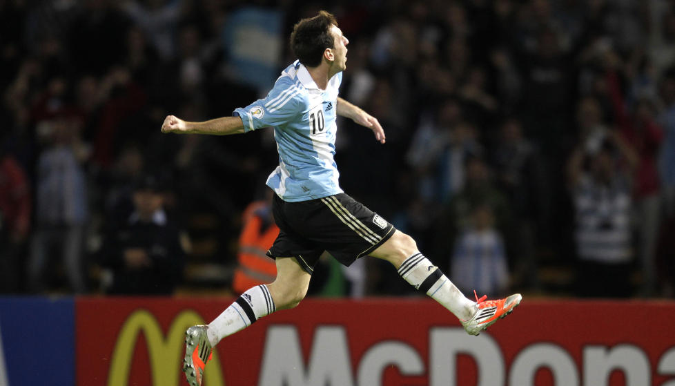 I FORM: Lionel Messi scoret ett mot Paraguay i helga, og har ti m�l p� de seks siste landskampene for Argentina. Foto: JORGE ADORNO / REUTERS / NTB SCANPIX