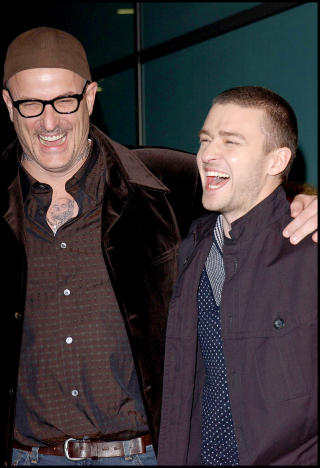 APLHA DOG: Her er Nick Casavettes med Justin Timberlake, som i 2007 debuterte p� storskjermen i Casavettes film �Alpha Dog�. Foto: Stella Pictures