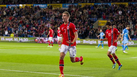 SCORET: Markus Henriksen jubler etter å ha scoret Norges første mål i første omgang.
Foto: Vegard Grøtt / NTB scanpix SCORET: Markus Henriksen jubler etter å ha scoret Norges første mål i første omgang.
Foto: Vegard Grøtt / NTB scanpix