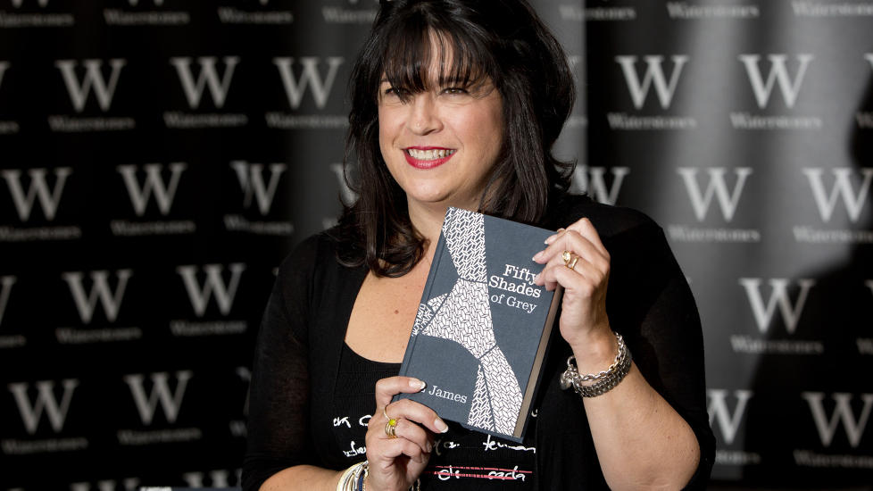 - IKKE HUSMORSPORNO: E.L. James liker ikke at b�kene hennes ofte kalles �husmorporno�. Hun mener det er nedlatende og skaper fordommer mot kvinners seksualitet. Foto: NTB Scanpix