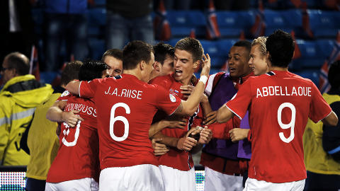 SCORET: Markus Henriksen scoret 1-1-målet til Norge Foto: Bjørn Langsem / Dagbladet. SCORET: Markus Henriksen scoret 1-1-målet til Norge Foto: Bjørn Langsem / Dagbladet.